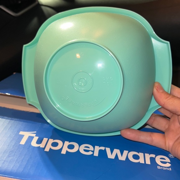 Tupperware Aqua Food Storage Container - Picture 2 of 3